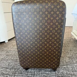 Louis Vuitton Monogram in Brown, Tan and Gold Suitcase for Travel excellent cond